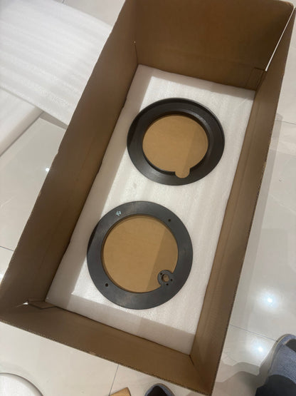 Beosystem 9000C Floor Stand conversion kit includes