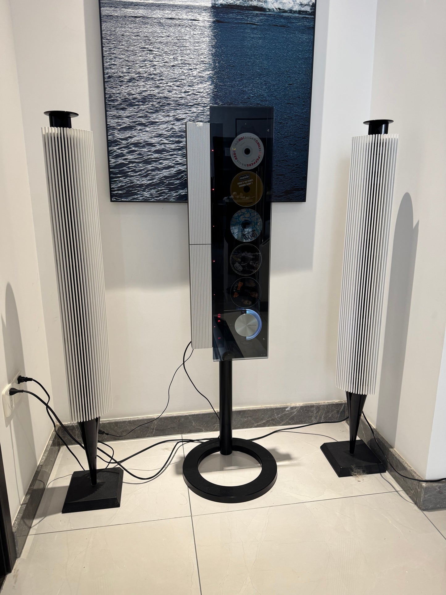 Beosystem 9000C Floor Stand conversion kit includes